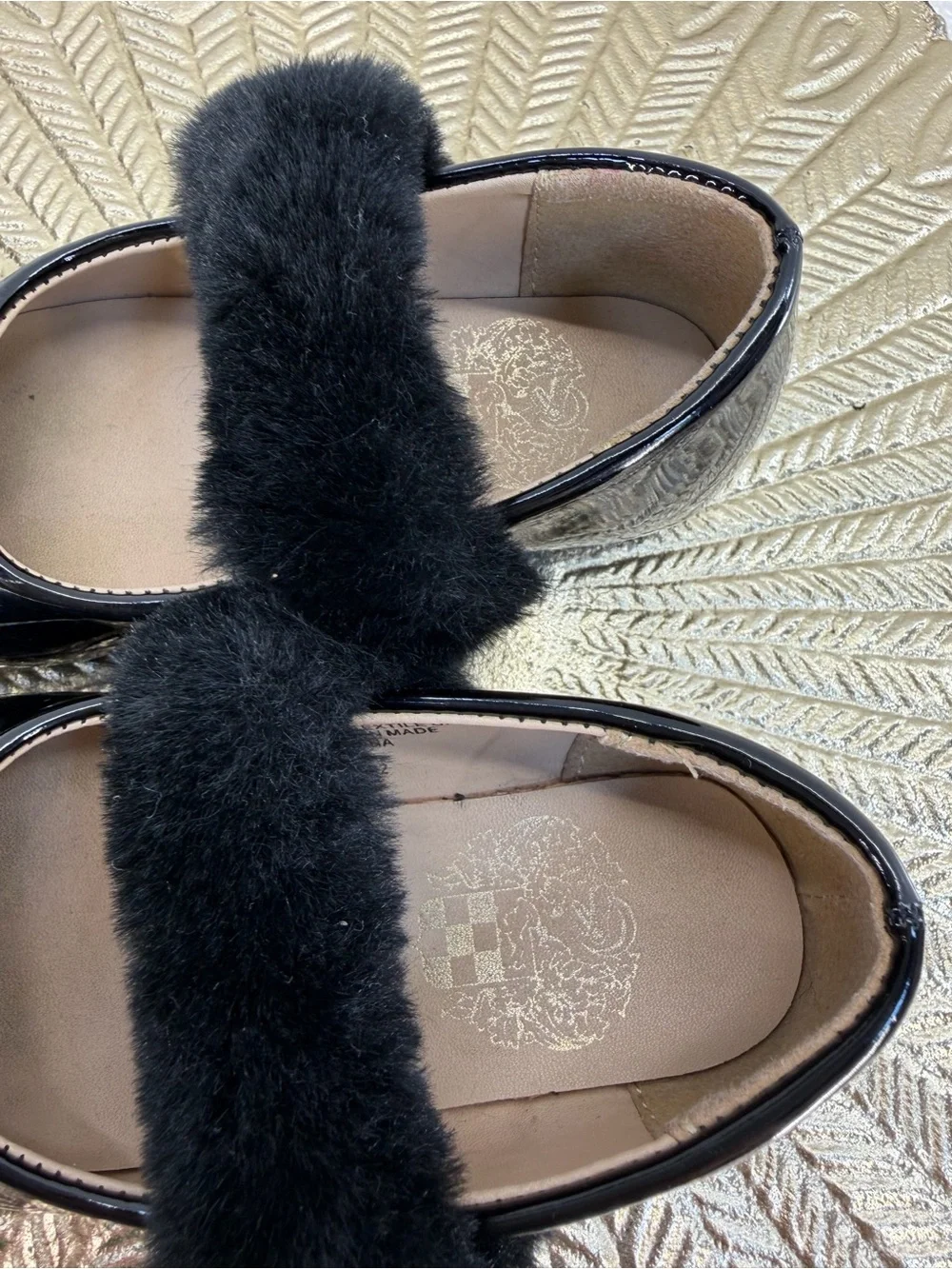 Vince Camuto Girls Black Patent Faux Fur Mary Jane Flats Size 7